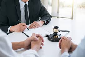 A Checklist for People Planning to Hire a Divorce Lawyer